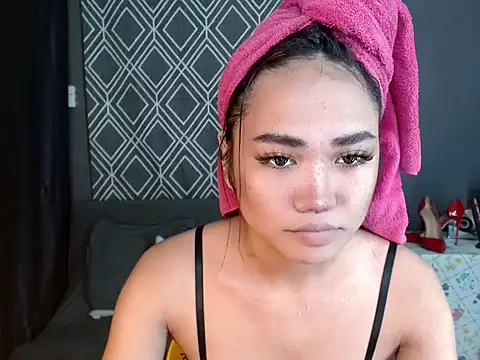 hugesignificant 69 online show from November 22, 9:50 pm