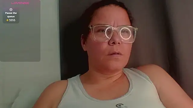 Snapshot of latinamaster chatting on October 10, 11:20 pm latinamaster online show from October 10, 11:20 pm