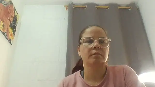 Snapshot of latinamaster chatting on October 20, 10:51 am latinamaster online show from October 20, 10:51 am