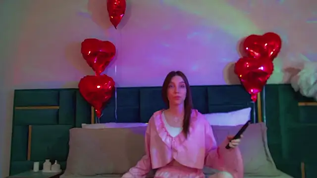 VeronicaVances online show from February 13, 6:42 pm