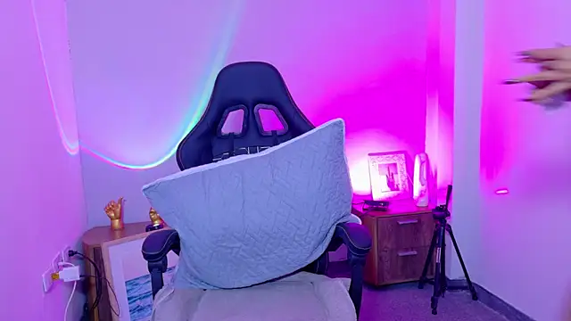 luna roja25 online show from February 13, 3:24 pm