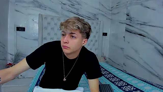 Ari and Storm online show from October 3, 8:25 pm