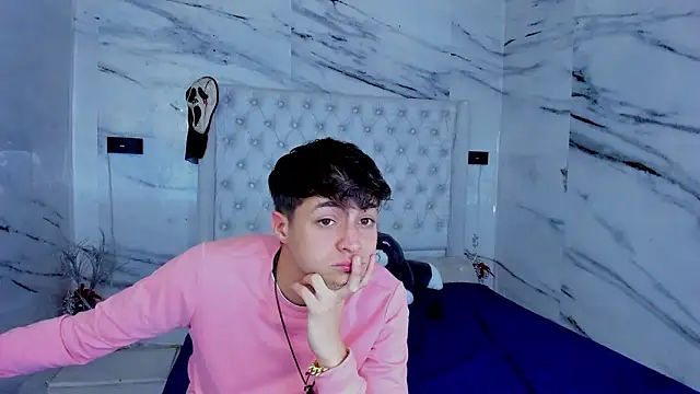 Ari and Storm online show from February 5, 12:57 am