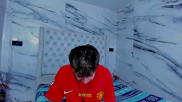 Ari and Storm online show from December 14, 1:39 pm