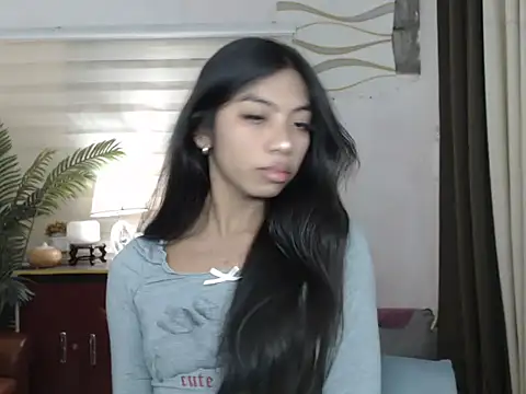 Snapshot of Kayra_Slut122 chatting on October 29, 7:23 am Kayra Slut122 online show from October 29, 7:23 am