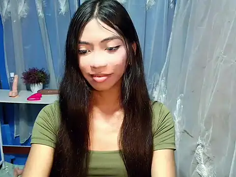 Snapshot of Kayra_Slut122 chatting on October 5, 9:58 am Kayra Slut122 online show from October 5, 9:58 am