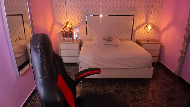 CHRISTY TEIGEN4 online show from March 26, 8:21 pm