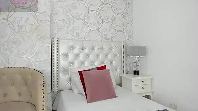 Snapshot of amara_rousse chatting on September 12, 12:01 pm amara rousse online show from September 12, 12:01 pm