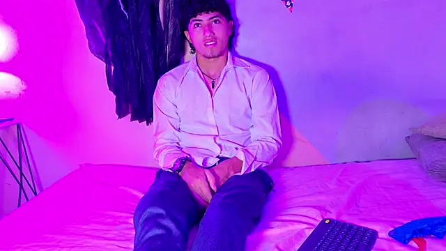 Laura and Kevin online show from October 31, 1:26 pm