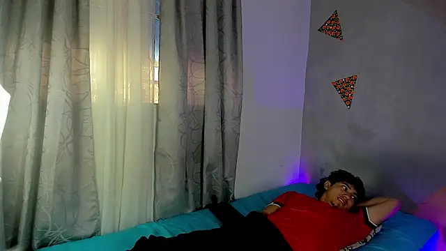 Laura and Kevin online show from November 22, 3:15 pm