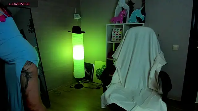 O1d Lady online show from December 15, 8:19 am