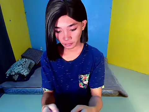 Petite HugeCock online show from April 20, 2:36 am