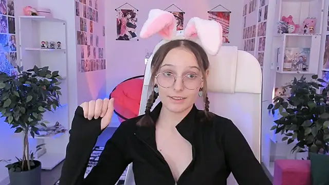 JenniferKiim online show from November 1, 2:43 pm