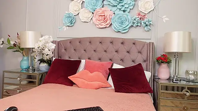 SophiaCarterX online show from December 4, 3:53 am