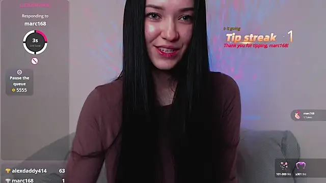 Snapshot of Veliora chatting on October 1, 3:28 pm Veliora online show from October 1, 3:28 pm