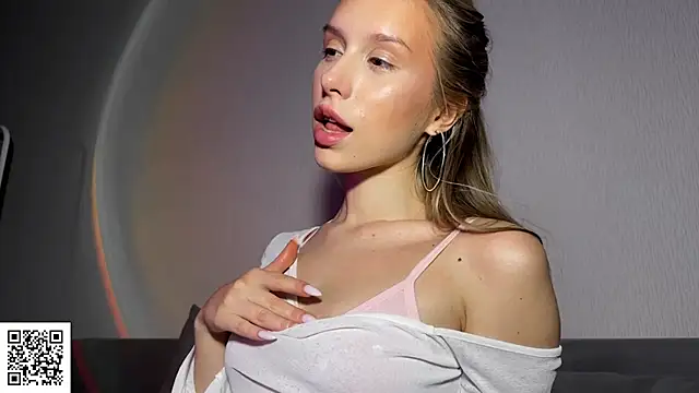 ElysiaXo online show from October 23, 10:05 pm