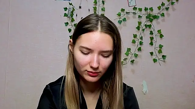  kikiclark   online show from December 21, 9:13 am