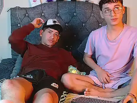 logan willyams  online show from September 10, 10:54 pm