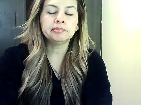 Valery  Rouse  online show from March 6, 2:12 pm