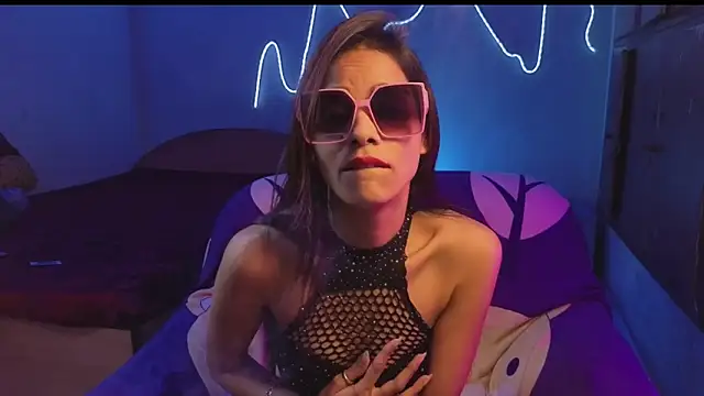 royeoy22 online show from February 3, 10:42 am