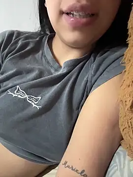 lulizoee online show from April 14, 6:52 pm