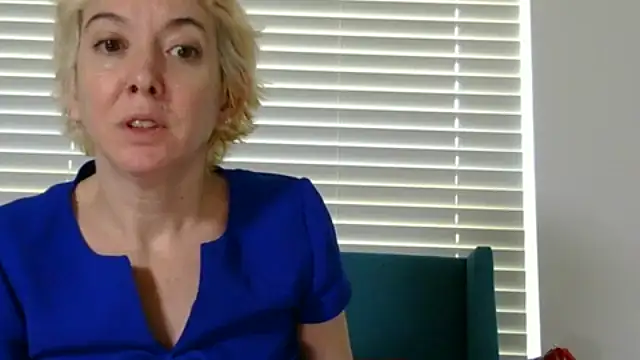 averysage333 online show from September 18, 5:44 pm
