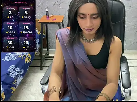 LuvLayla online show from June 14, 9:59 pm