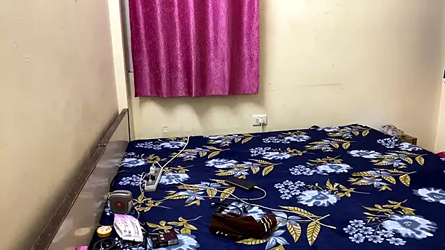 Snapshot of LuvLayla chatting on October 7, 4:22 pm LuvLayla online show from October 7, 4:22 pm