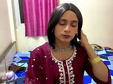 Snapshot of LuvLayla chatting on October 17, 12:14 am LuvLayla online show from October 17, 12:14 am