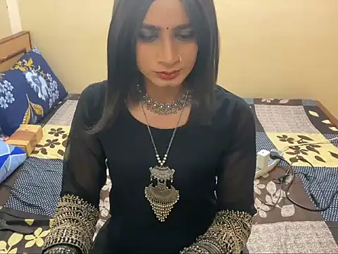 LuvLayla online show from April 19, 8:44 pm