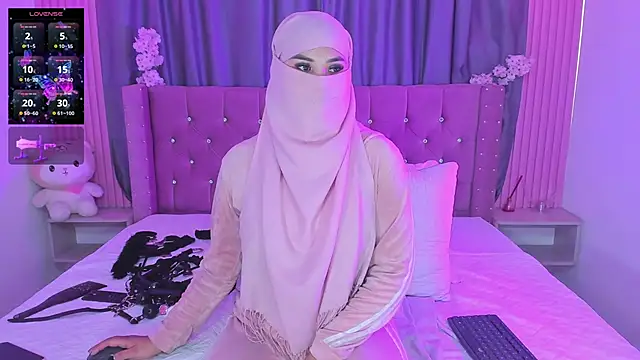 Nayla-Mouna online show from March 12, 9:39 pm