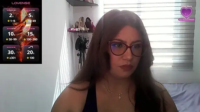Snapshot of Vesper_Vixen chatting on September 22, 1:31 pm Vesper Vixen online show from September 22, 1:31 pm