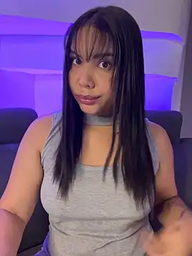 P A U L I N A  online show from June 7, 12:06 am