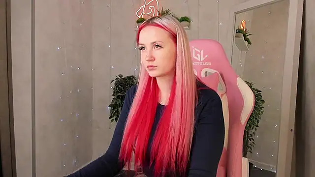 Joyce Howard online show from November 16, 6:04 am