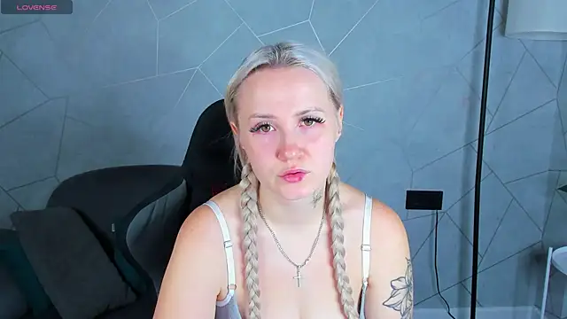 Joyce Howard online show from October 29, 2:27 am