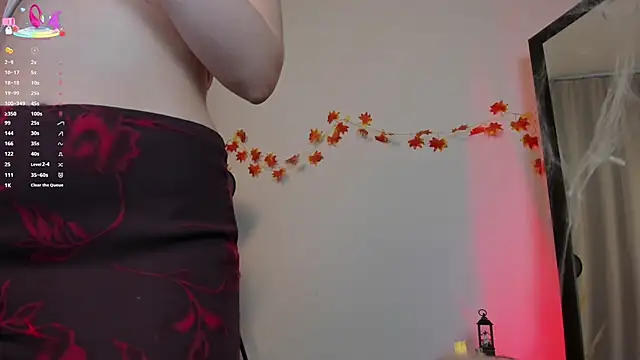 Snapshot of Lina_Glow chatting on October 23, 7:03 am Lina Glow online show from October 23, 7:03 am