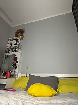 LittleFox    online show from April 5, 9:52 am