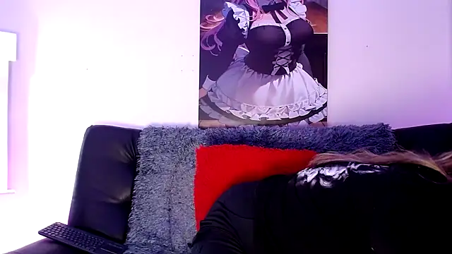 LAHILA COOPERR online show from November 20, 12:28 pm