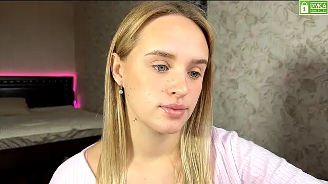 Snapshot of ElisabetLorney chatting on October 22, 8:19 am ElisabetLorney online show from October 22, 8:19 am