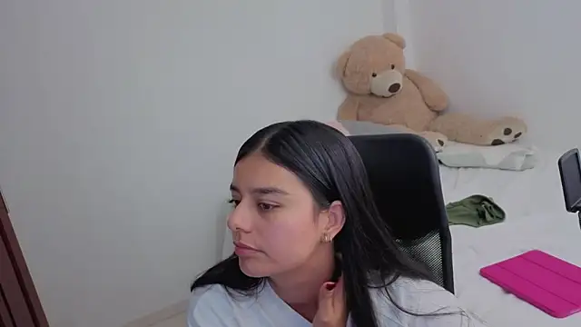 valerihouse online show from April 15, 1:17 am