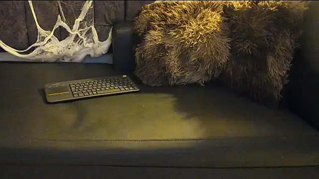 Rowan Mills online show from October 31, 8:24 pm