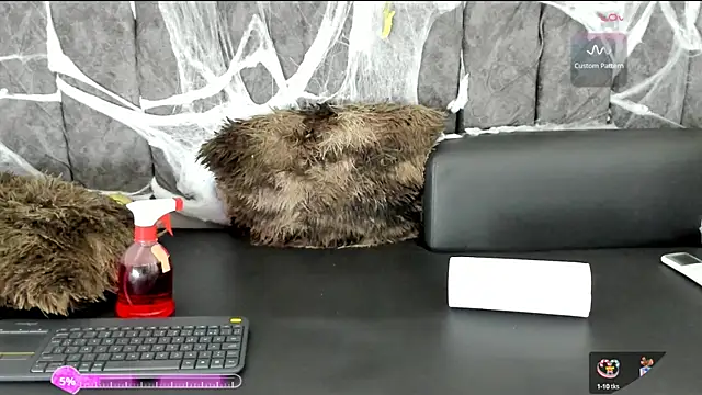 Rowan Mills online show from October 12, 8:44 pm