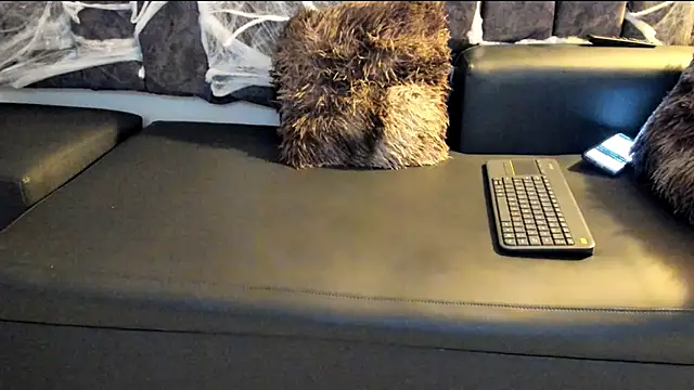 Rowan Mills online show from October 16, 9:17 pm