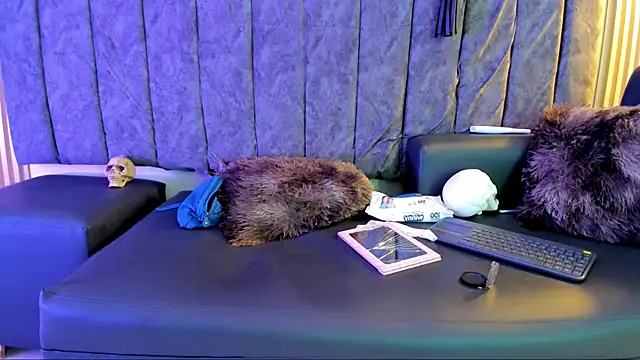 Rowan Mills online show from September 24, 10:09 pm