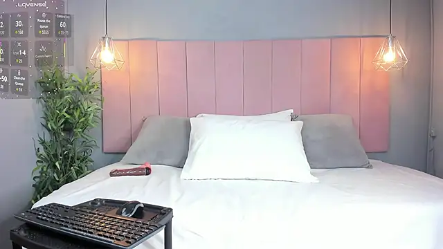 AariaLove online show from November 1, 10:36 pm