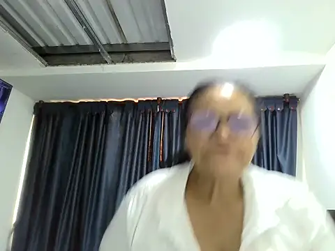  Cristal online show from November 17, 9:48 pm