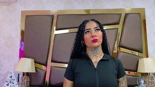 EmilieLake online show from February 19, 7:57 pm