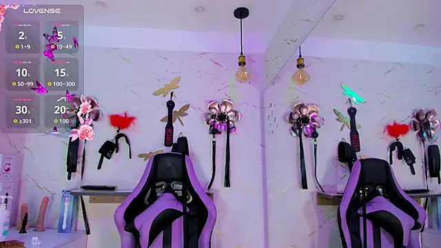 Natasha-Adams online show from April 16, 9:25 pm