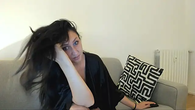 Snapshot of AnnastasiaWild9 chatting on October 6, 7:51 pm AnnastasiaWild9 online show from October 6, 7:51 pm