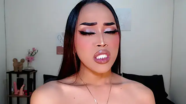 Snapshot of Lessandra_Lust chatting on September 11, 3:12 pm Lessandra Lust online show from September 11, 3:12 pm